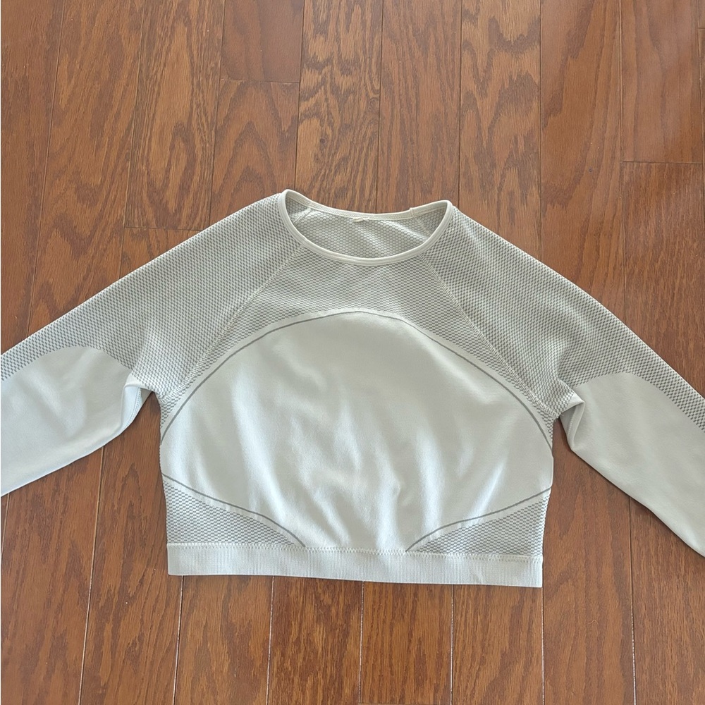 Garage beige Long Sleeve Crop top